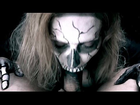 ❤️ Demona knabino suĉanta kokon per sia nigra buŝo kaj glutante kumon. Porno ĉe porno eo.porngifer.ru
